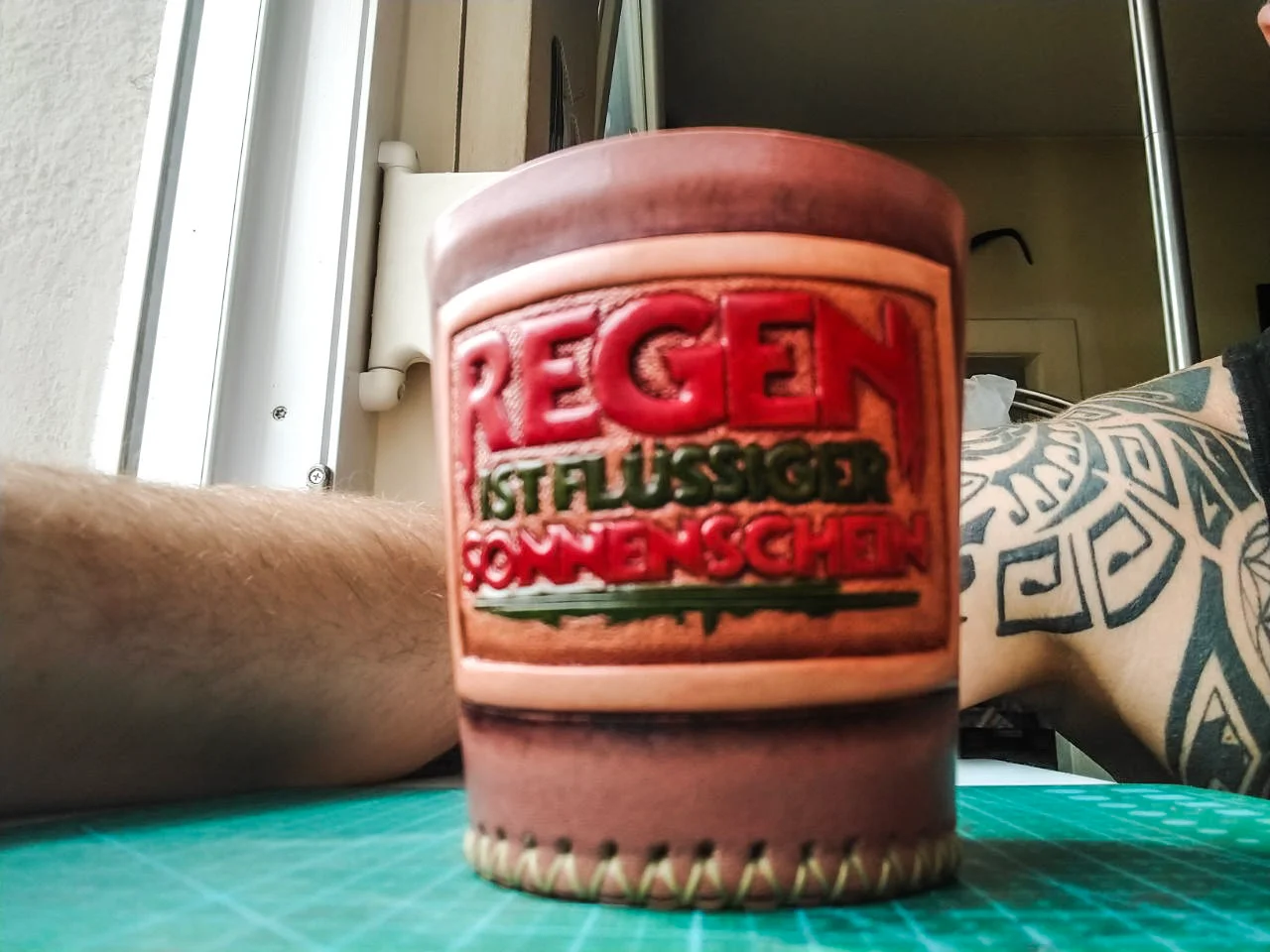 Becher & Spiele von Muzic Leather Art